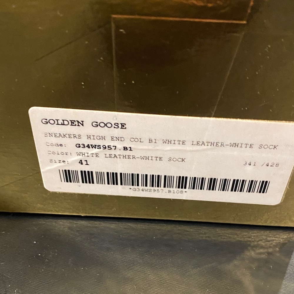 Golden Goose Cream Sneakers with Gold Detail - Picture 10 of 12
